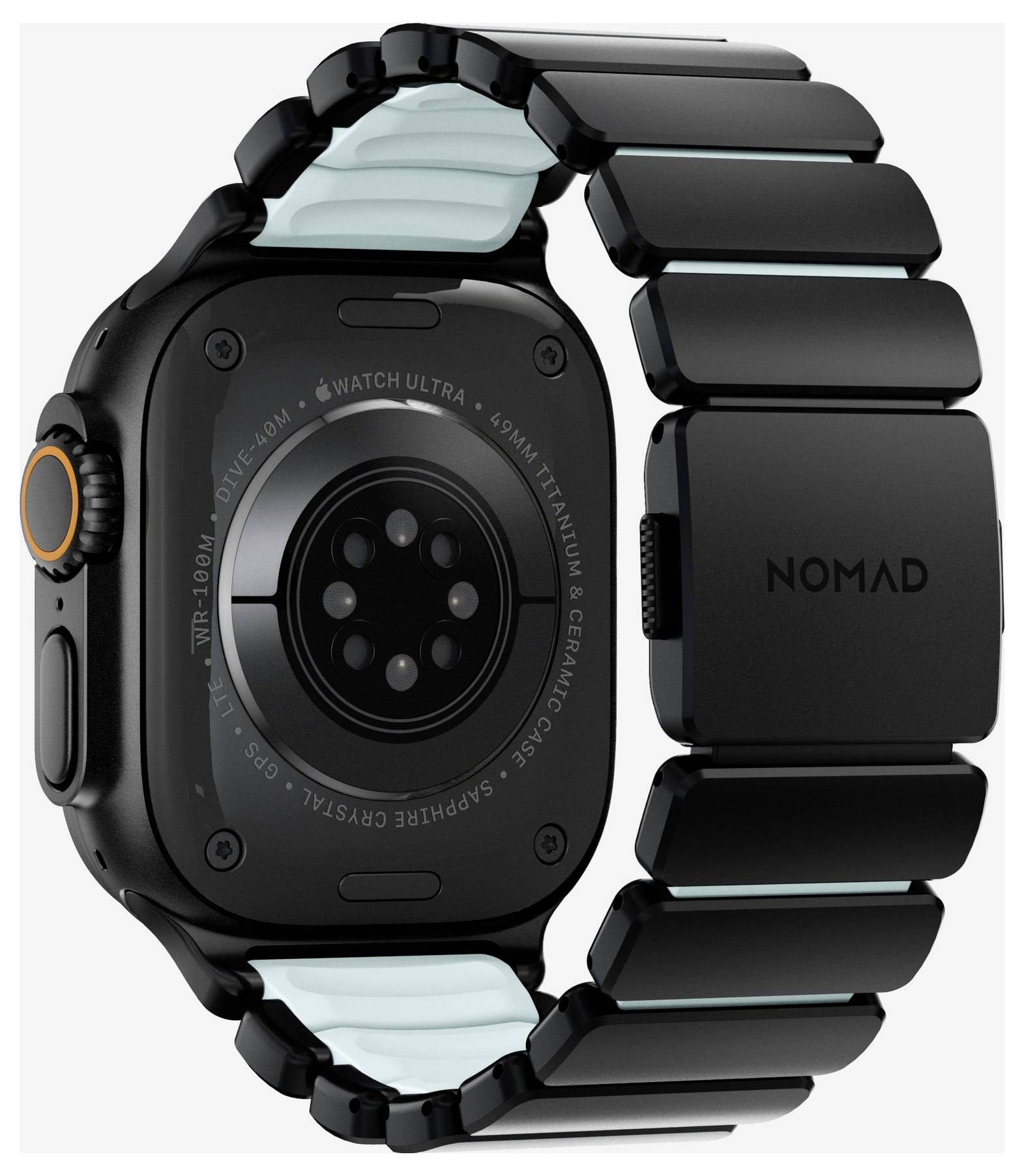 Primo piano di un Apple Watch Ultra nero con un robusto cinturino Nomad nero e azzurro chiaro su uno sfondo bianco.