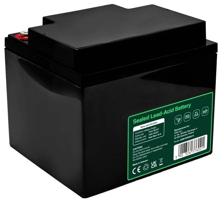 Batteria al piombo sigillata nera con etichetta verde e codice a barre, mostrata isolata su sfondo bianco.