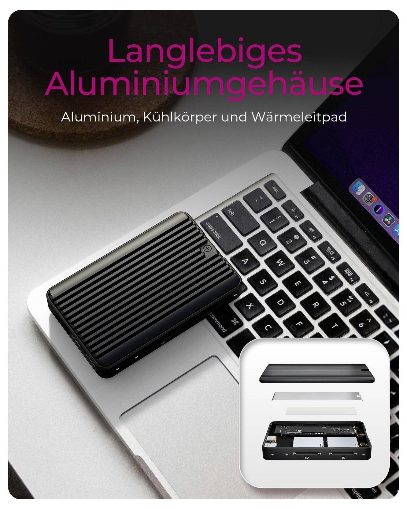 Immagine promozionale di un dispositivo esterno in alluminio nero su una tastiera di laptop, con testo in tedesco "Langlebiges Aluminiumgehäuse" e "Aluminium, Kühlkörper und Wärmeleitpad".