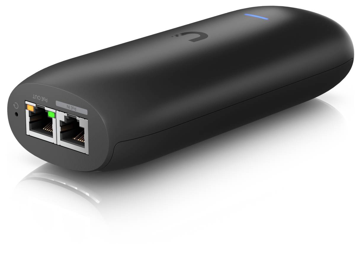 Dispositivo di rete Ubiquiti nero con due porte Ethernet e spie di stato, mostrato su sfondo bianco.