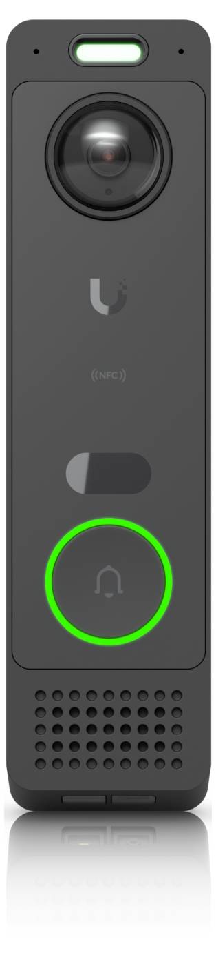 Vista frontale di un videocitofono nero con obiettivo, spia di stato, griglia dell'altoparlante e anello verde illuminato attorno al pulsante.