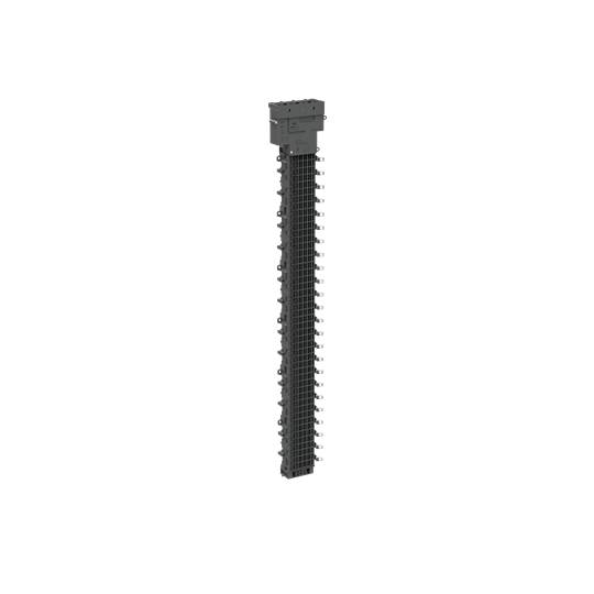 Pannello modulare per rack nero e alto con numerosi piccoli connettori laterali, mostrato isolato su sfondo bianco.