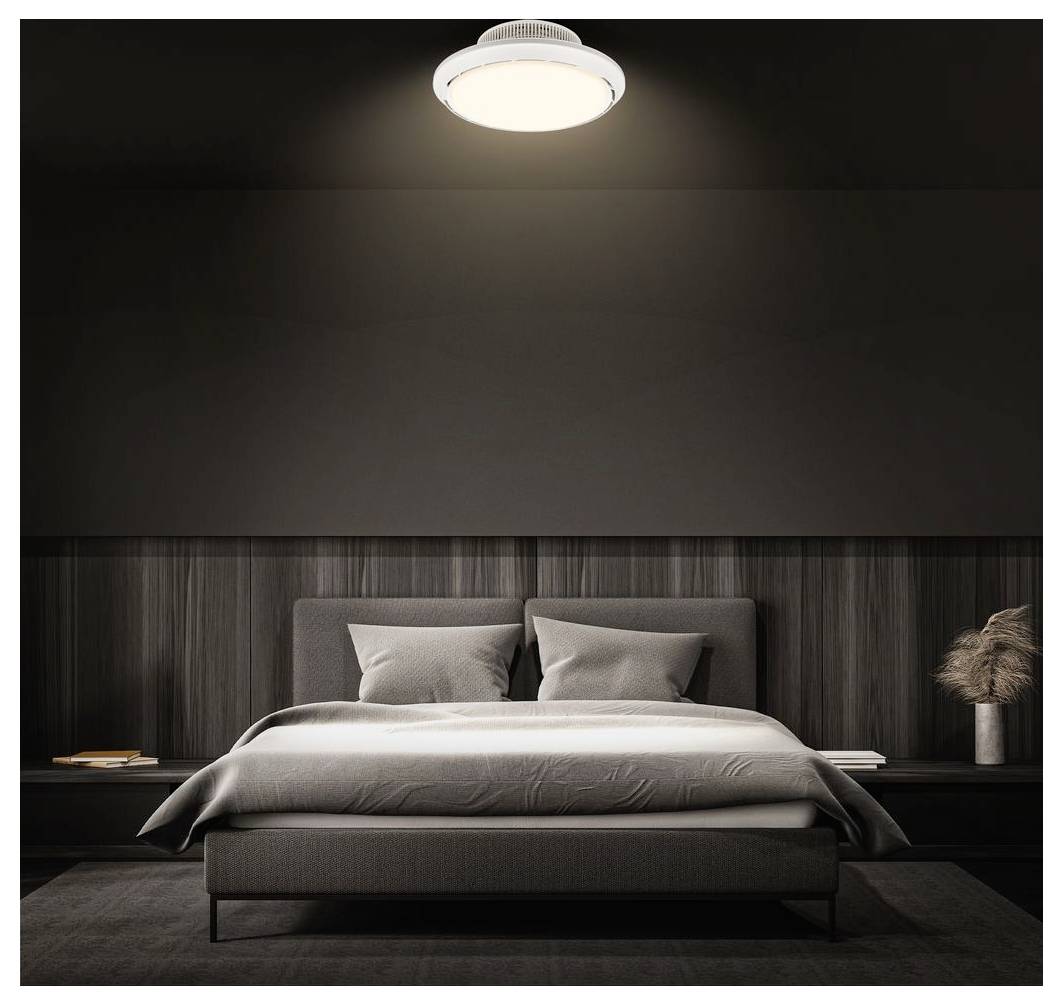 Camera da letto minimalista moderna con un letto perfettamente rifatto, pareti scure e una luce al soffitto centrata sopra.
