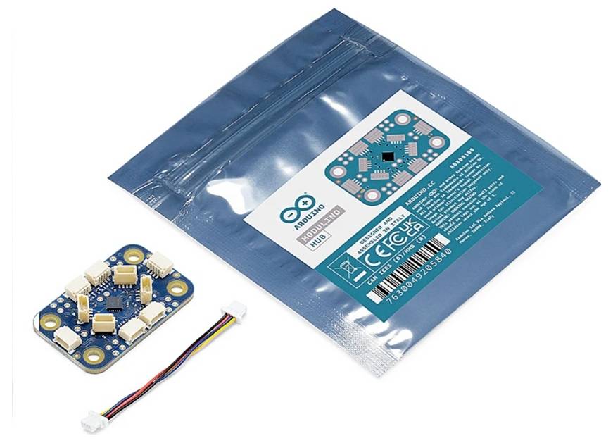 Modulo sensore Arduino in sacchetto antistatico blu, con una piccola scheda elettronica e il cavo collegato mostrato al di fuori dell'imballaggio.