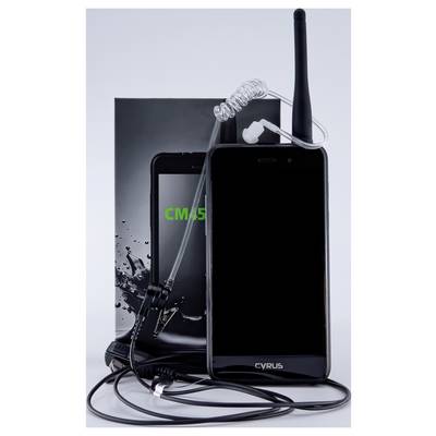 Due telefoni cellulari CYRUS rugged neri con un'antenna lunga e un auricolare a spirale, mostrati con cavi su una scatola contrassegnata CM/5.