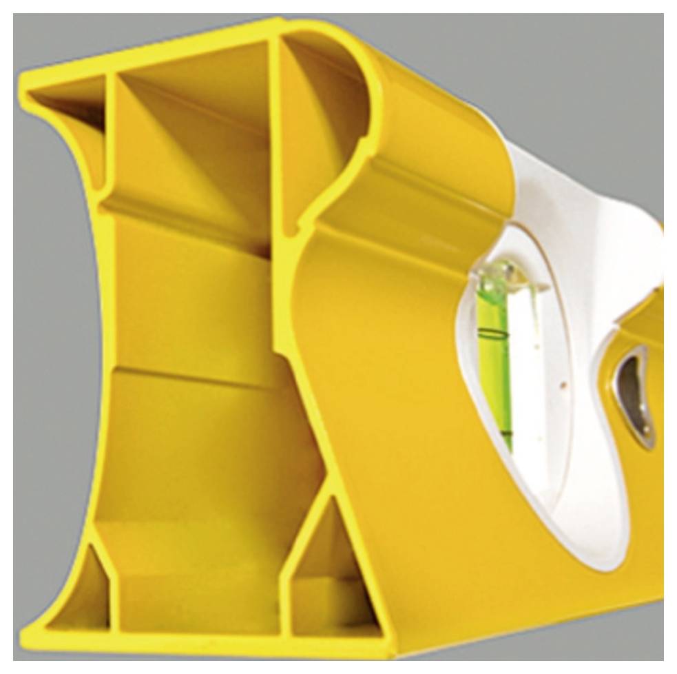 Primo piano di uno strumento livella a spirito giallo e bianco con una fiala centrale con bolla per verificare l'allineamento orizzontale.