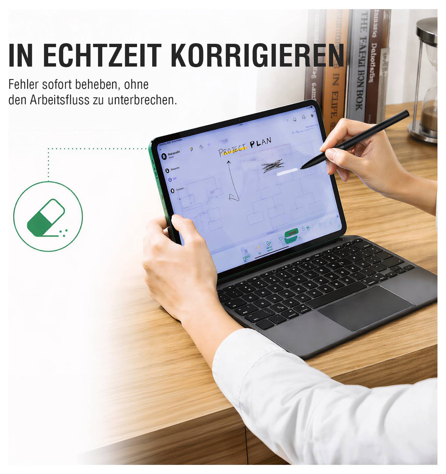 Una persona utilizza uno stilo per correggere un design su un tablet laptop; il testo in tedesco dice 'CORREGGERE IN TEMPO REALE' e 'Correggere gli errori immediatamente, senza interrompere il flusso di lavoro.'
