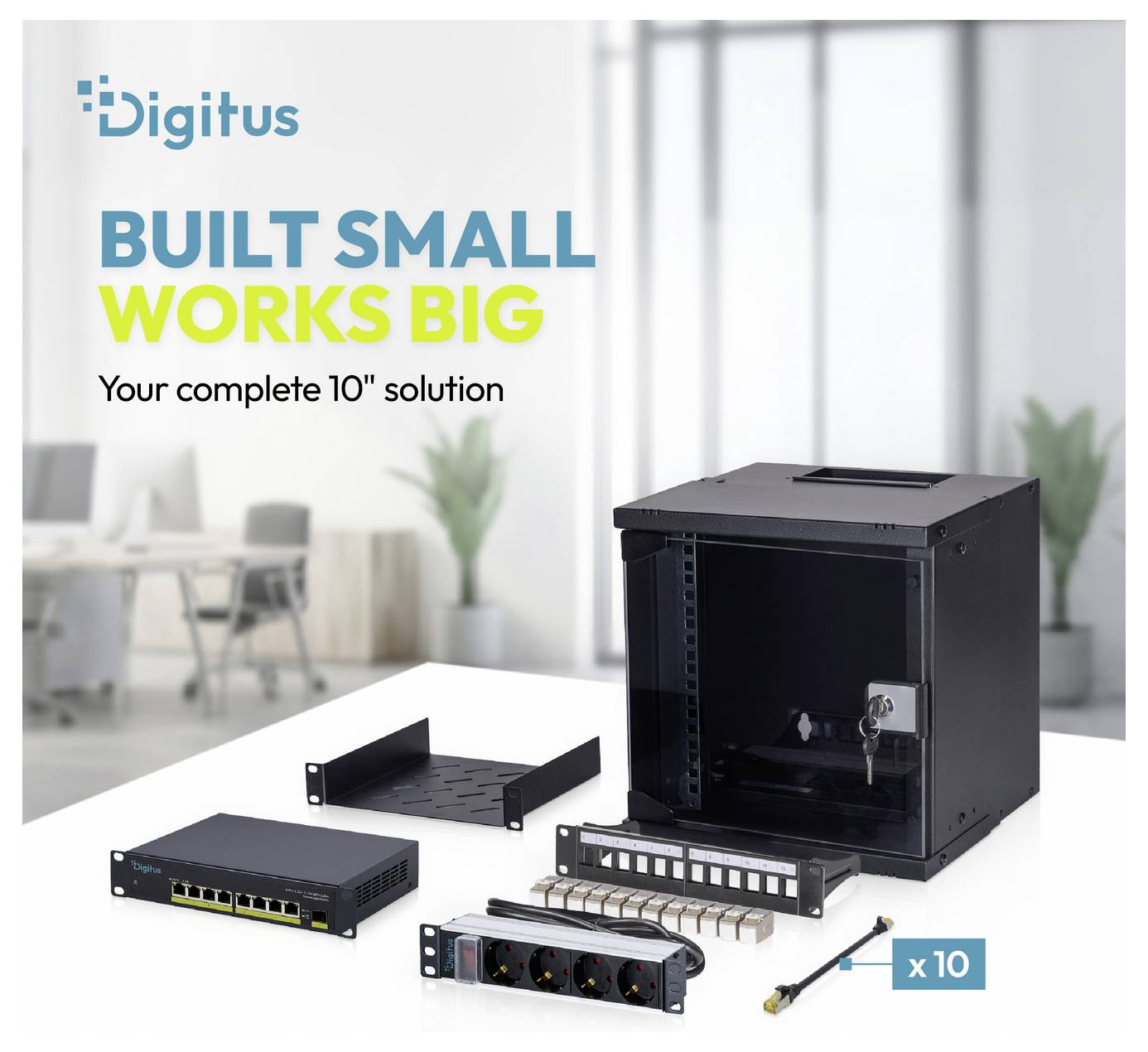 Kit per armadio di rete Digitus da 10 pollici con switch, ciabatta di alimentazione, pannello di permutazione e cavo; il testo dice "COSTRUITO PICCOLO FUNZIONA GRANDE" e "La tua soluzione completa da 10""