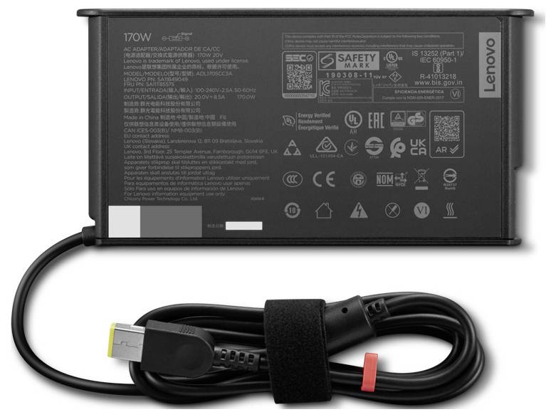 Adattatore di alimentazione Lenovo da 170W per laptop con cavo CA collegato e cavo arrotolato, mostrato con etichette normative e alloggiamento con marchio.