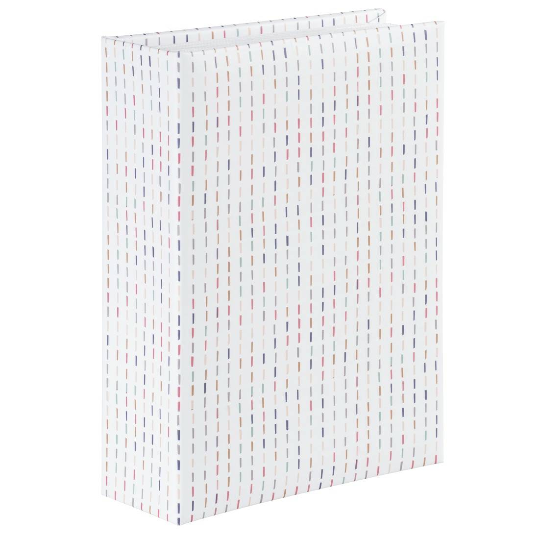 Sacchetto regalo bianco alto con un sottile motivo a righe verticali tratteggiate multicolore.