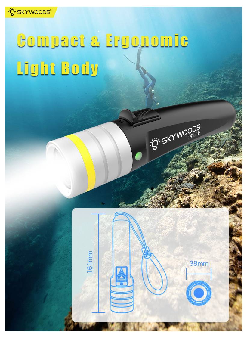 Immagine promozionale di una torcia subacquea compatta SKYWOODS, etichettata "Corpo Leggero Compatto ed Ergonomico", con un diagramma delle dimensioni che mostra una lunghezza di 161 mm e una larghezza di 38 mm.
