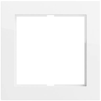 Pannello o cornice quadrata bianca vuota centrata su uno sfondo grigio chiaro, con un sottile bordo in rilievo e nessun altro contenuto.