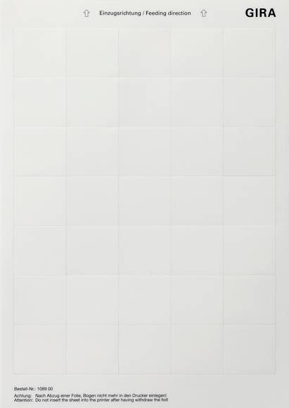 Foglio GIRA vuoto con una griglia tenue e l'etichetta "Einzugsrichtung / Direzione di alimentazione" in alto, più piccole istruzioni di inserimento della stampante in basso.