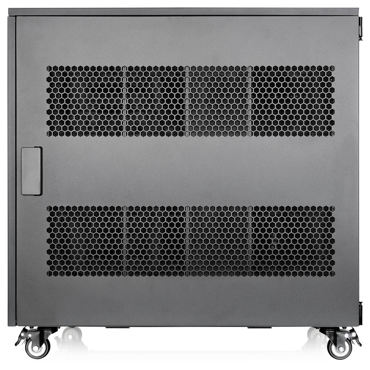 Armadio server grigio con due pannelli di ventilazione a nido d'ape e ruote girevoli sulla base