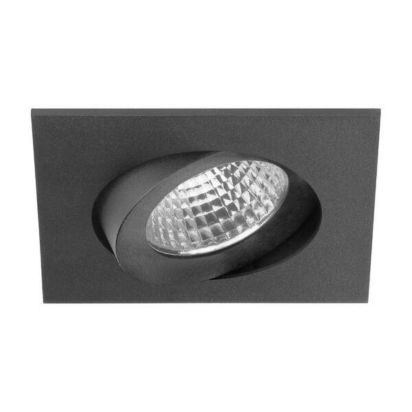 Faretto da incasso a soffitto nero con lente riflettente inclinata in cornice quadrata.