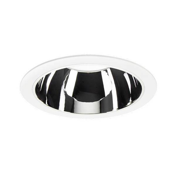 Cornice rotonda in cromo incassata per plafoniera con anello esterno bianco su sfondo bianco.