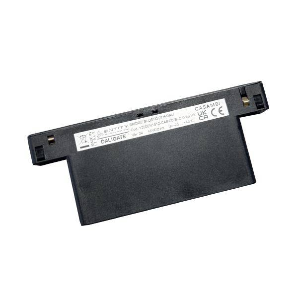 Modulo Bluetooth Casambi rettangolare nero con etichetta prodotto bianca, mostrato su uno sfondo bianco uniforme.