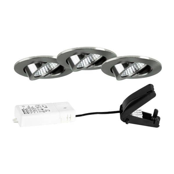 Tre faretti LED incassati con driver bianco e clip a molla nera, mostrati come kit di installazione di illuminazione.