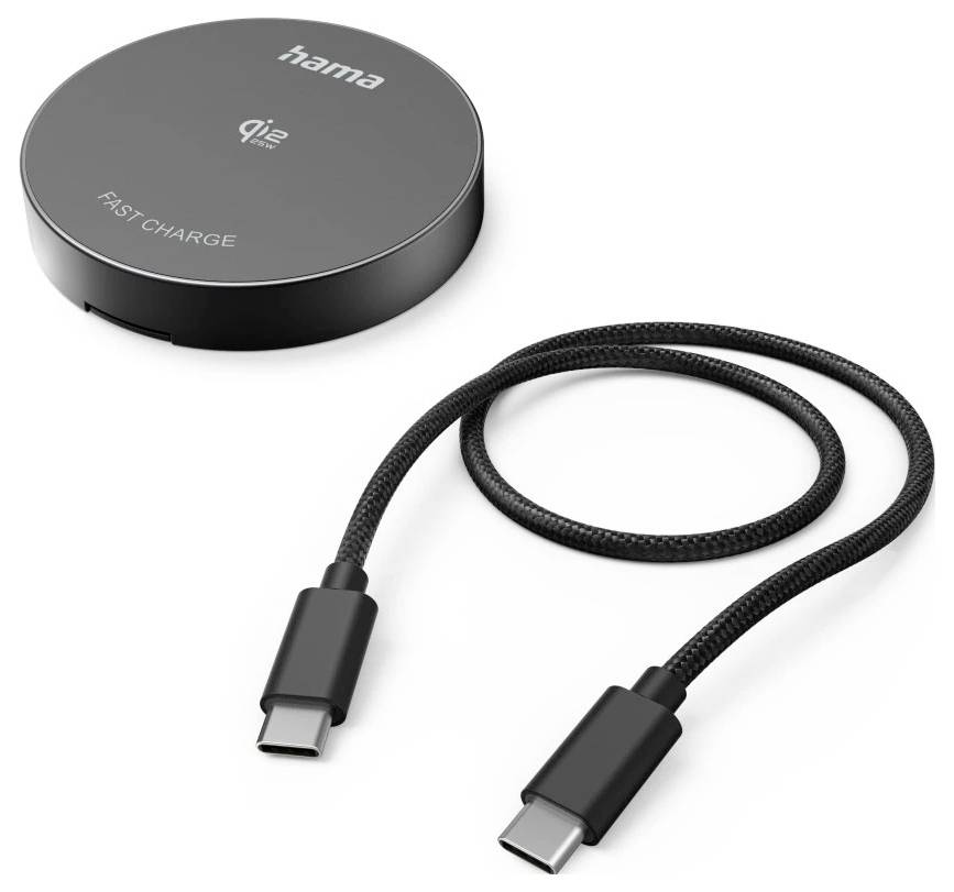 Cuscinetto di ricarica wireless Hama Qi2 a ricarica rapida di colore nero con cavo USB-C a USB-C collegato su sfondo bianco