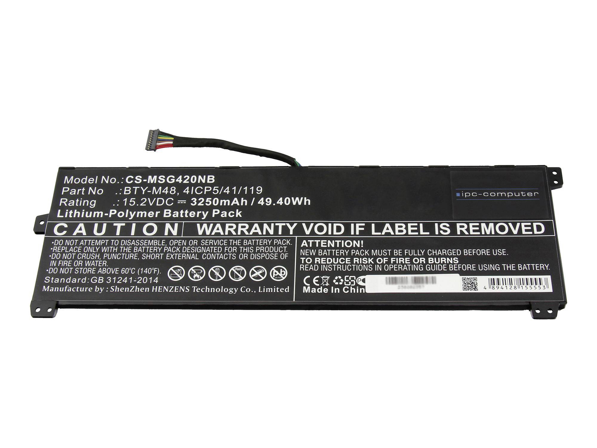 Batteria di ricambio per laptop etichettata con avvertenze e dettagli del modello, che mostra una batteria nera rettangolare con cavo collegato.