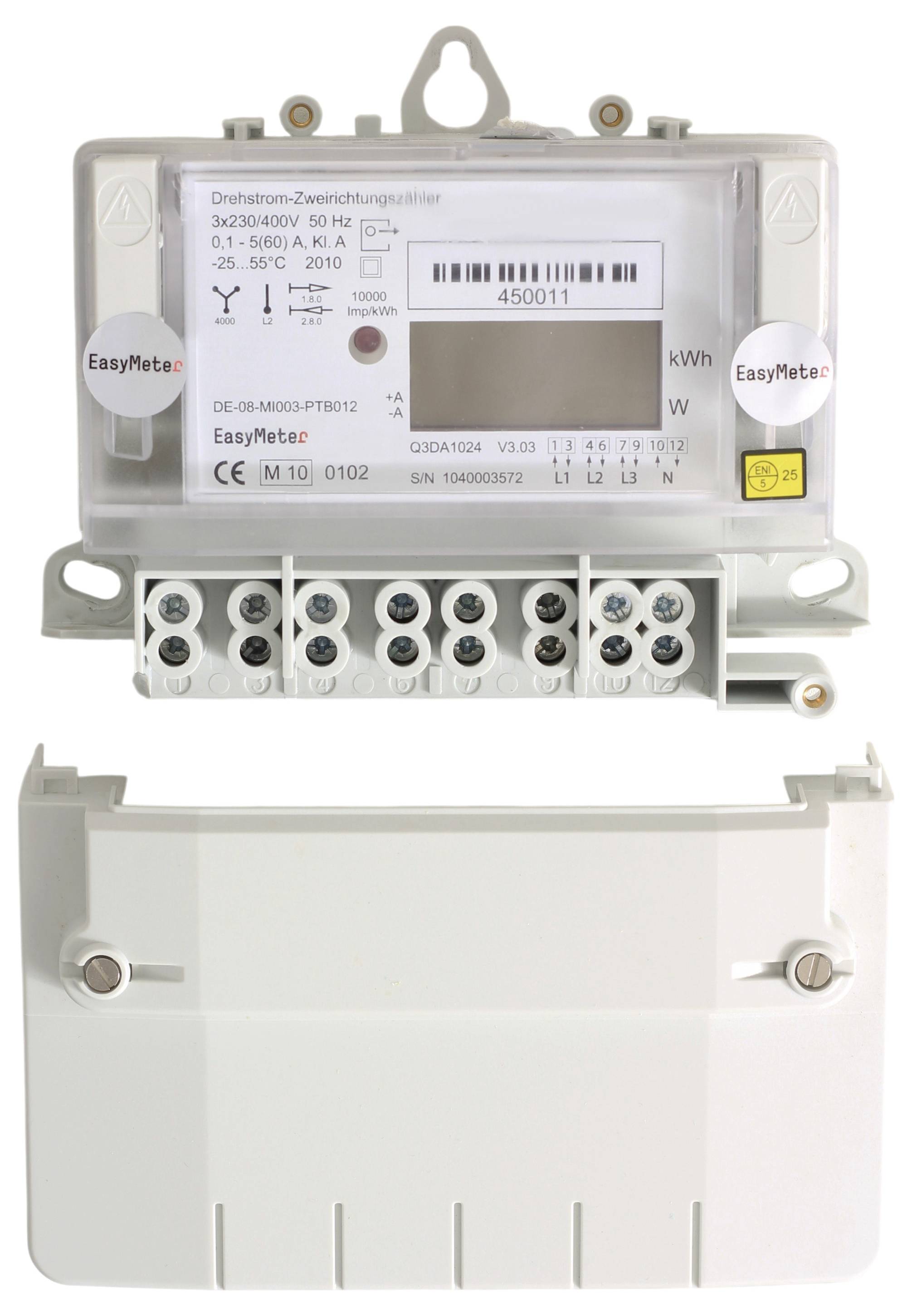 Contatore di elettricità con coperchio bianco rimovibile, che mostra i connettori dei morsetti e un pannello di visualizzazione etichettato 'kWh'.