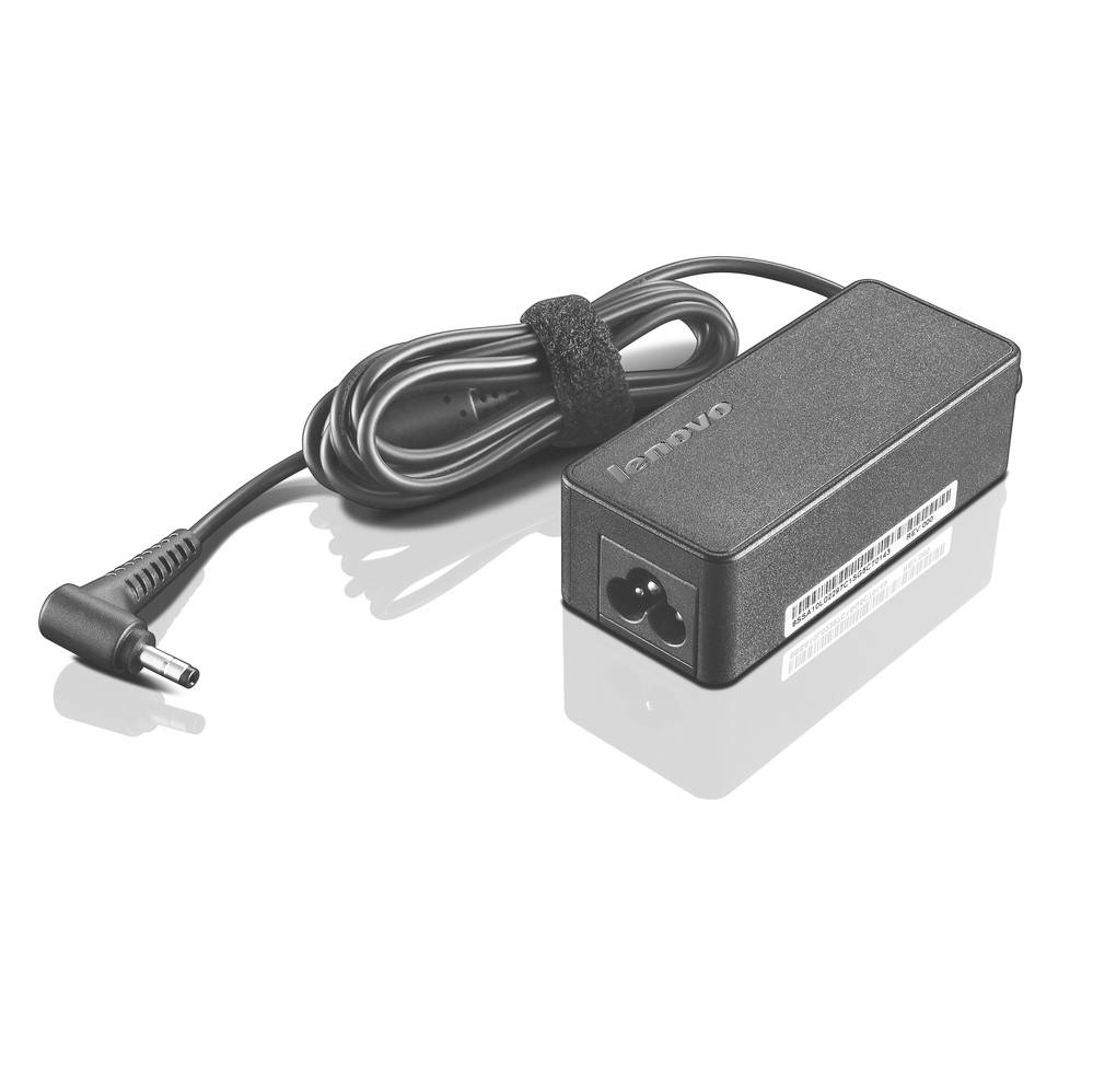 Adattatore di alimentazione per laptop Lenovo con cavo arrotolato e connettore cilindrico su sfondo bianco