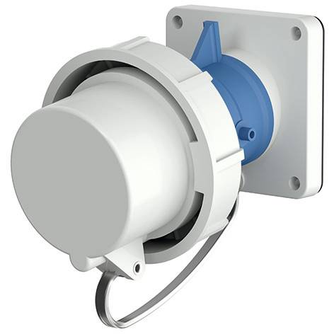 Presa elettrica industriale da parete di colore bianco o connettore con coperchio protettivo e anello di trazione, mostrato in primo piano su una piastra di montaggio quadrata.