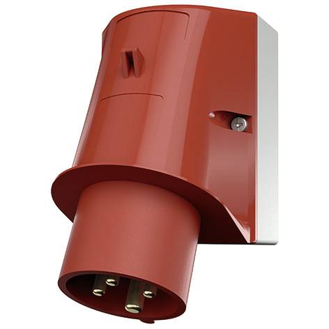 Connettore a spina elettrica industriale rosso montato a parete con tre pin, mostrato in primo piano su sfondo bianco.
