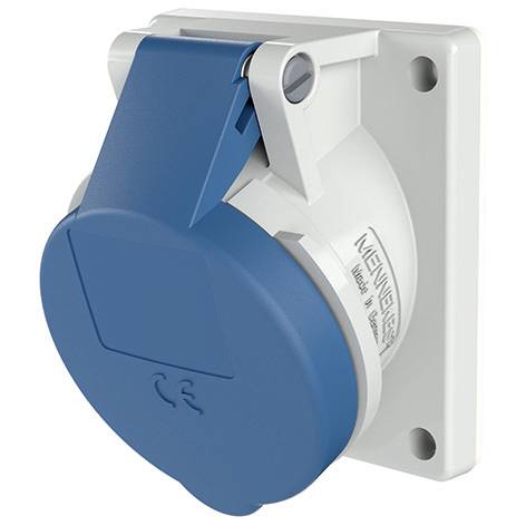 Presa elettrica industriale blu montata su una placca murale bianca, mostrata in primo piano.