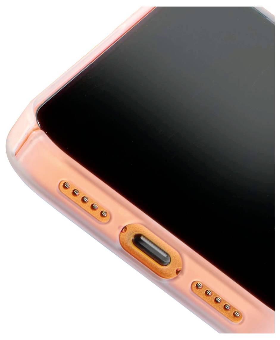 Primo piano dell'angolo di uno smartphone con schermo nero, custodia color corallo, porta di ricarica e fori dell'altoparlante.