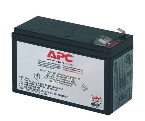 Batteria APC in forma rettangolare, con superfici nere e bianche. L'etichetta mostra avvertenze e informazioni di contatto.