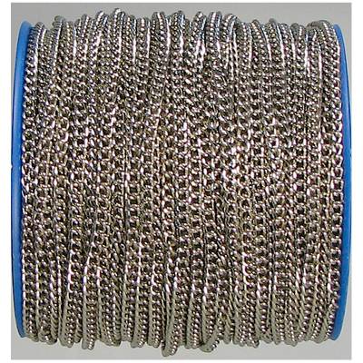 Un rotolo con catene metalliche argentate, strettamente arrotolato.