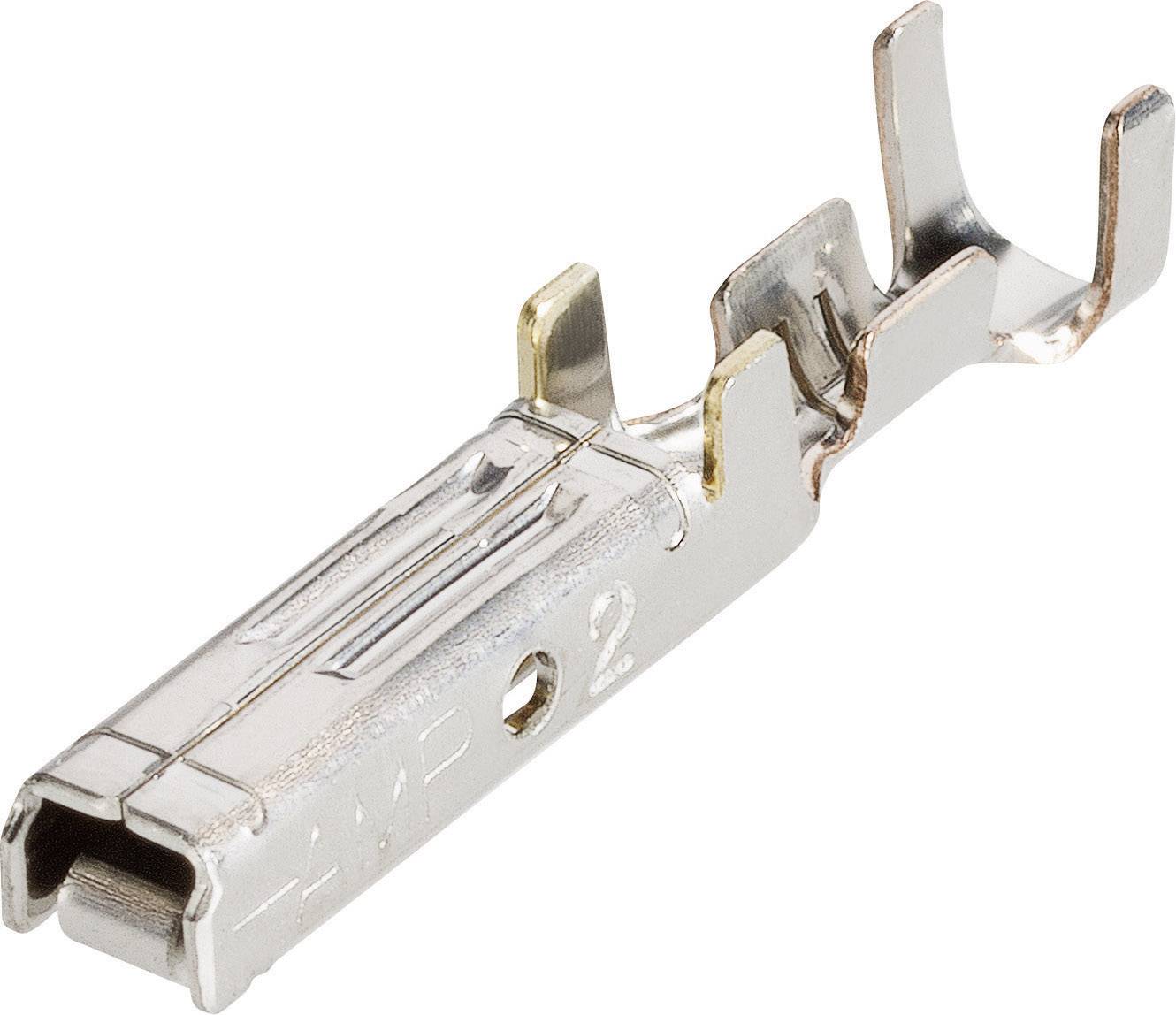 Un singolo pin di contatto metallico utilizzato nei connettori elettrici, con una forma ad uncino su un lato.