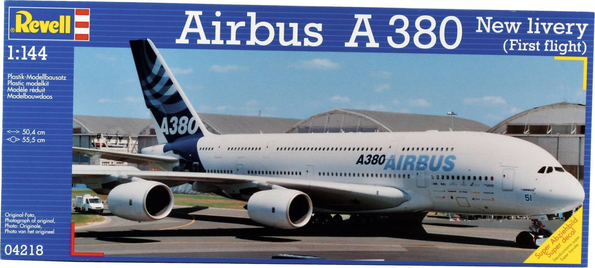 Confezione del modellino Airbus A380, raffigurante l'aereo sulla pista di decollo. Testo sulla confezione: 'Airbus A380, Nuova livrea, Primo volo'.