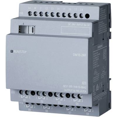 Dispositivo di automazione industriale, involucro grigio, con più connessioni e etichette come 'RUN/STOP' e 'DC 24V INPUT 8x DC'.