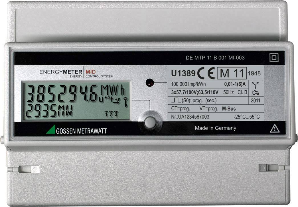 'Contatore digitale di energia elettrica che mostra un consumo di 385,294 kWh e una potenza attuale di 2935 W. Prodotto da Gossen Metrawatt in Germania.'