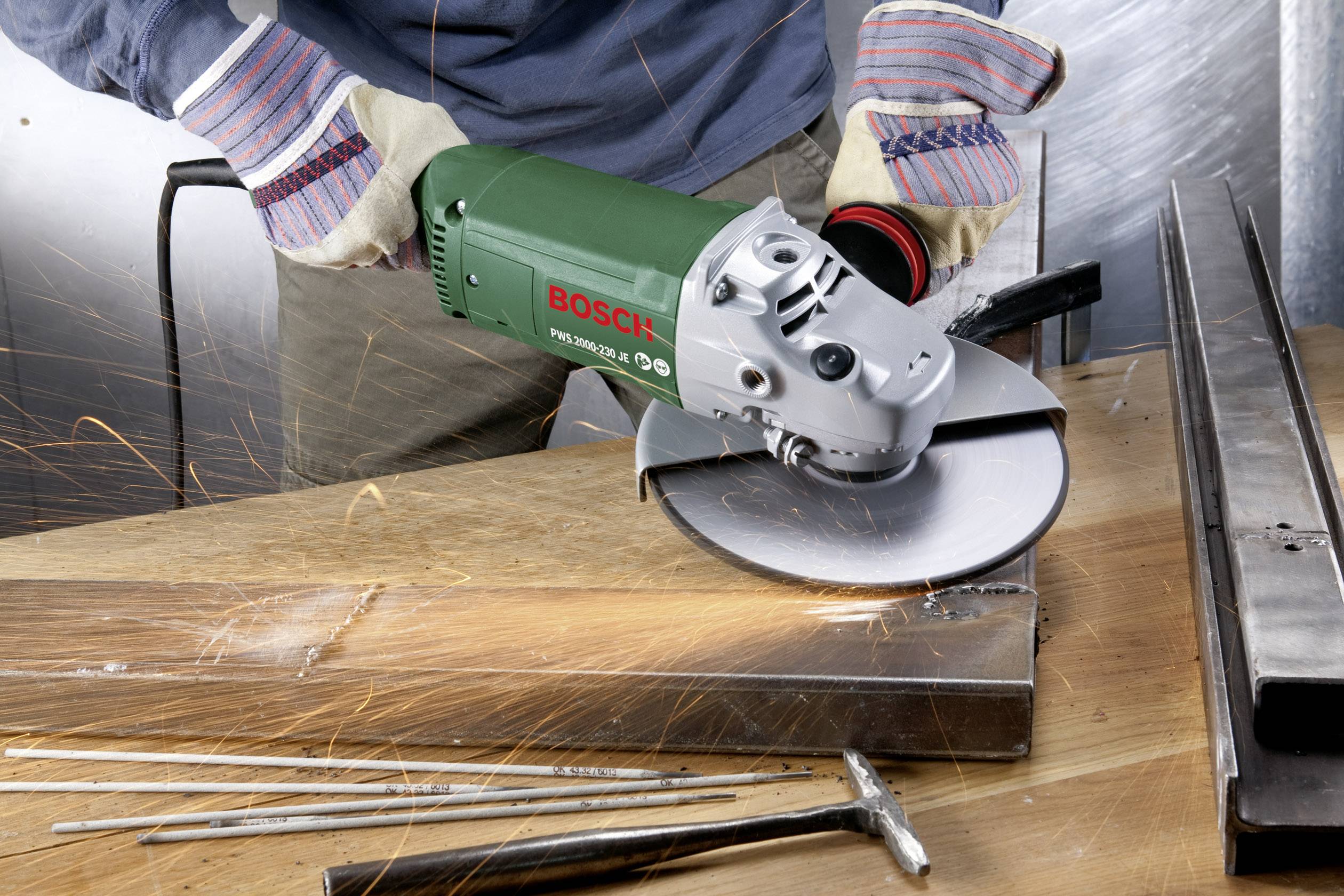 Bosch Home and Garden PWS 2000-230 JE 06033C6001 Smerigliatrice