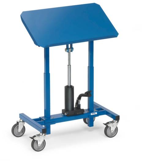 Un tavolo blu regolabile in altezza con quattro ruote e una superficie di lavoro inclinata, adatto per lavori di officina.