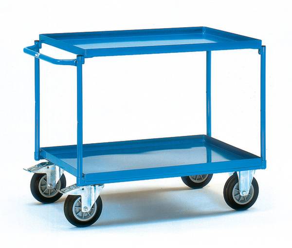 Un carrello blu a due ripiani con quattro ruote girevoli, ideale per il trasporto di oggetti in magazzini o aree ufficio.