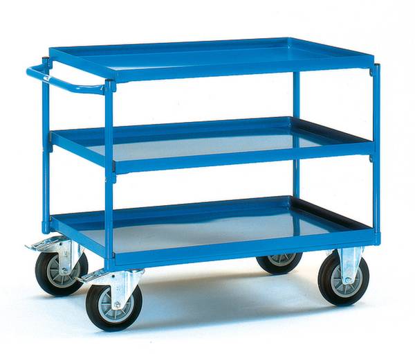 Carrello blu a tre ripiani, realizzato in metallo con quattro ruote, idoneo per il trasporto di oggetti in ambienti di magazzino o ufficio.