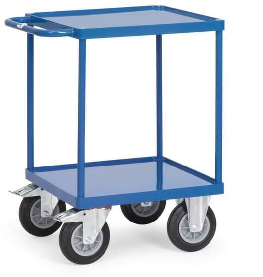 Un carrello blu a quattro ruote con due piani sfalsati, adatto per il trasporto di merci in magazzini o officine.