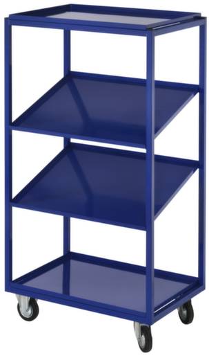 Un carrello mobile blu con tre ripiani, ciascuno con inclinazioni diverse. Poggia su quattro ruote per un facile spostamento.