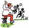 Un allenatore di calcio vestito di rosso motiva due giocatori sul campo. I giocatori inseguono il pallone. Sullo sfondo, un arbitro.