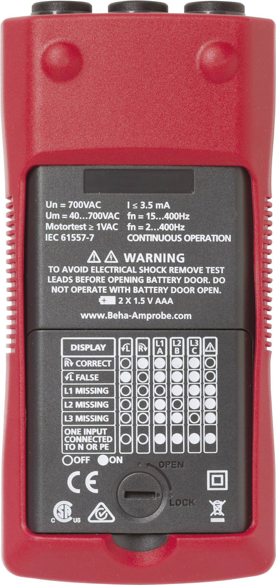 Retro di uno strumento di test elettrico con specifiche tecniche e avvertenza di pericolo di scosse elettriche.