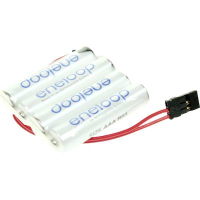 Quattro batterie AA bianche interconnesse con cavi rossi e un connettore nero. Scritta 'eneloop'.