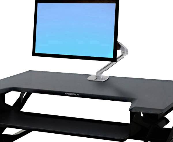 Un monitor per computer su un supporto per scrivania regolabile in altezza. Lo schermo mostra uno sfondo blu.