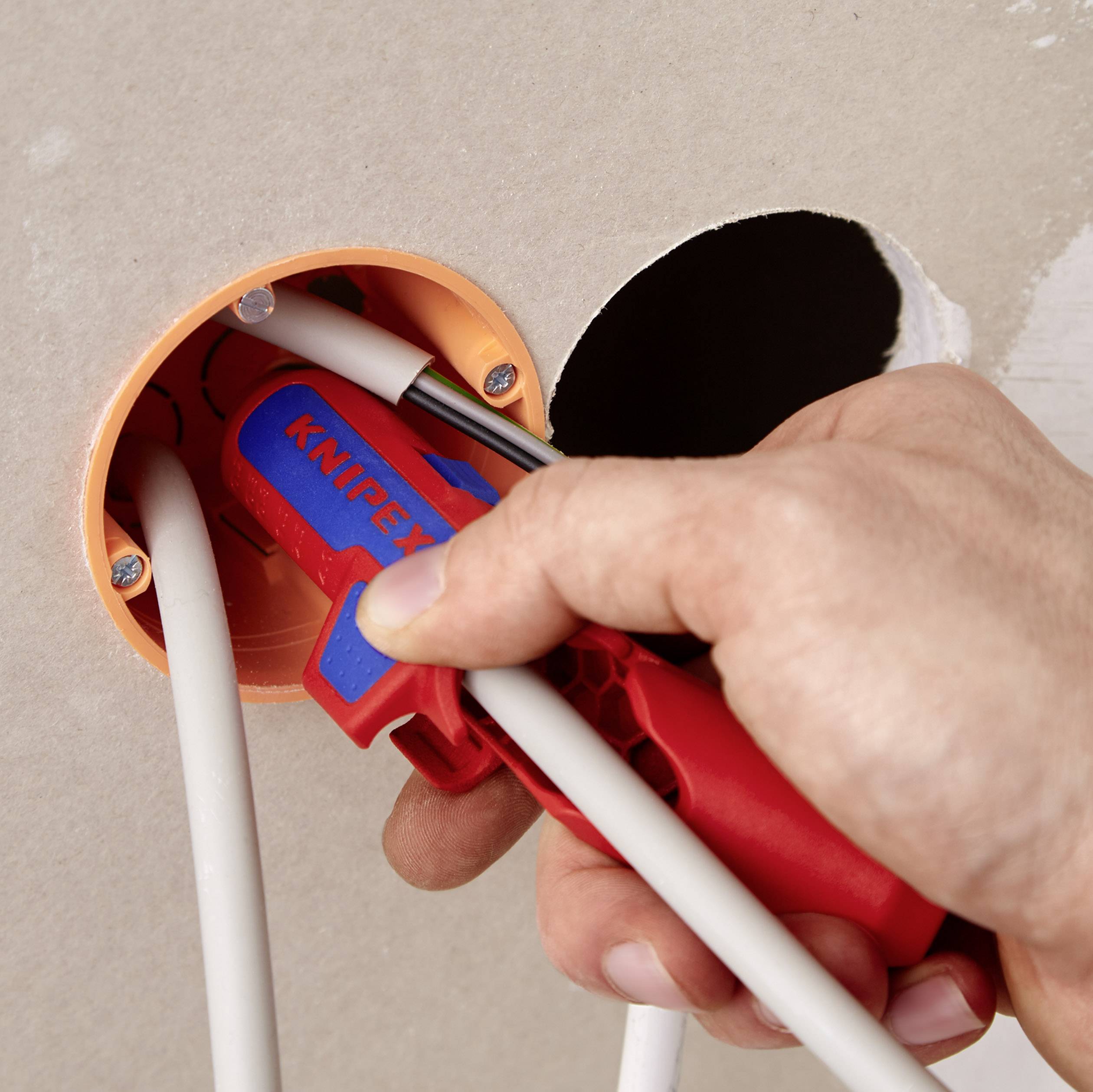 Knipex 16 95 01 SB ErgoStrip Utensile di sguainatura Adatto per Cavi rotondi, Cavo per ambienti umidi, Cavo dati, Cavo c-10