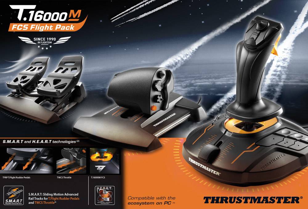 "Pubblicità per il Thrustmaster T.16000M FCS Flight Pack" mostra joystick, leva di accelerazione e pedali. Compatibile con PC.