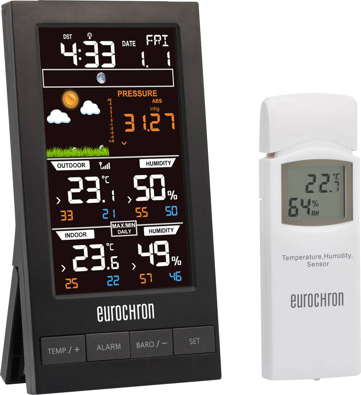 Una stazione meteorologica digitale mostra l'ora, la data, la pressione atmosferica e le temperature interne ed esterne. Accanto ad essa un termoigrometro.