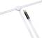 Un cavo coassiale bianco con connettore dorato su un collegamento di distribuzione. Utilizzato per connettere segnali TV o antenna.